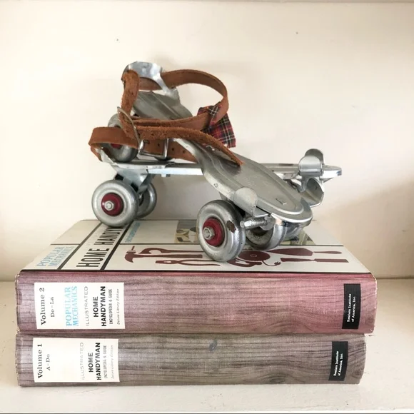 Vintage Metal Roller Skates Adjustable Ankle Strap No 63 Globe-Union Inc No Key - Picture 9 of 17